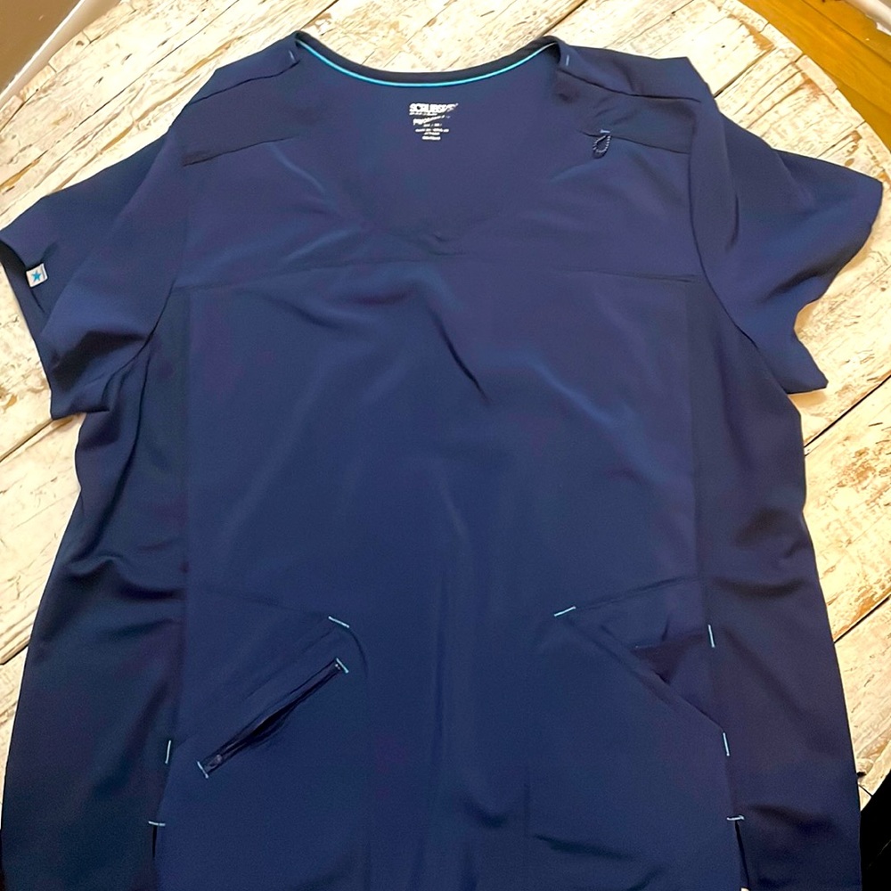 Scrub top